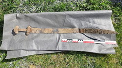 Ancient Viking sword discovered 'sticking up out of the ground' after 1,300 years Architect Gold Coast