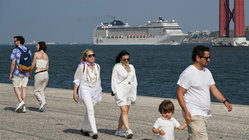 Cruise tipping charges are 'out of control,' say passengers as companies tout 'exceptional service' Architect Gold Coast
