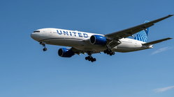United flight from Chicago makes emergency landing after passenger's 'multiple attempts' to breach cockpit Architect Gold Coast